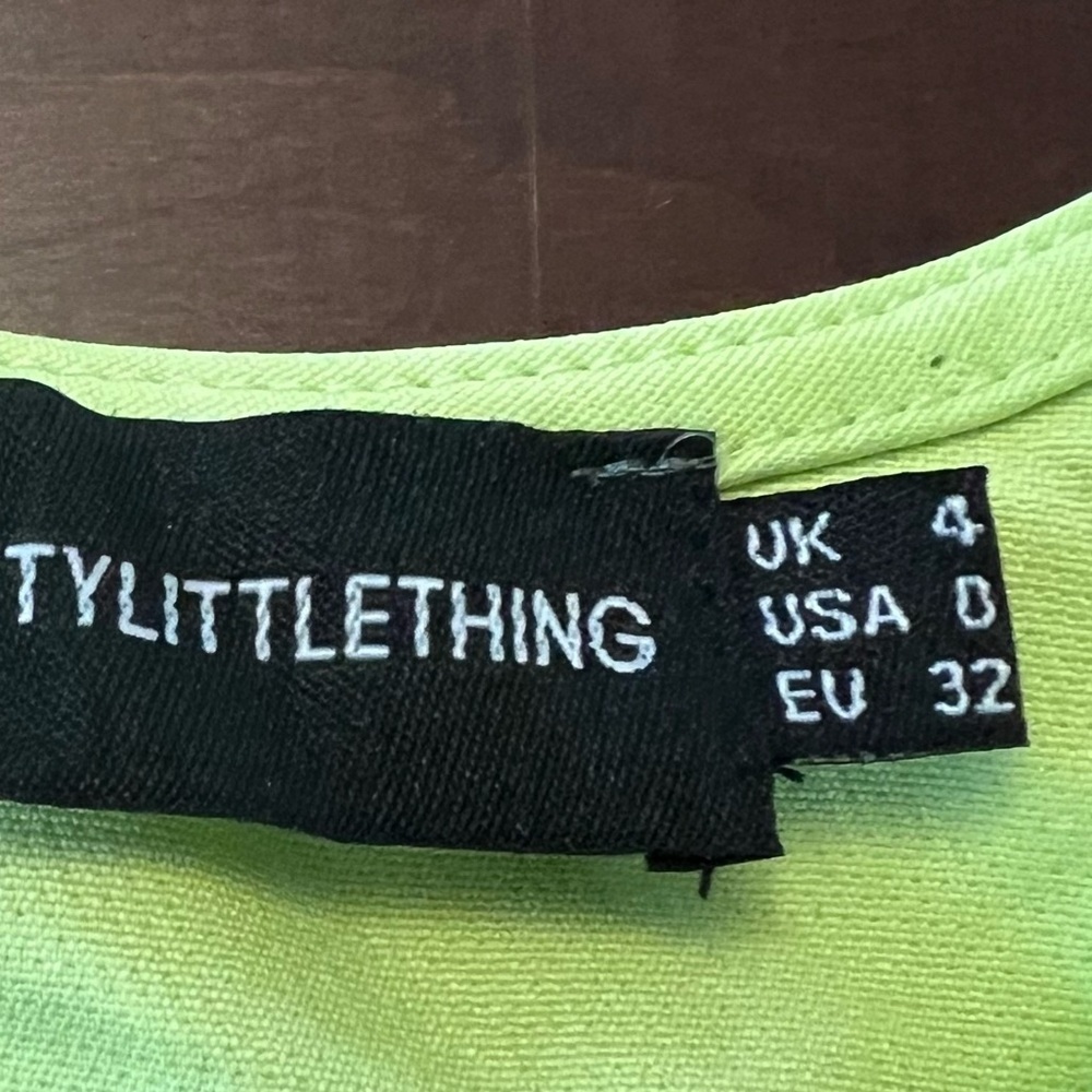 Bright Lime Green Woven Lace Up Detail Plunge Sleeveless Sexy Top size 4 NWT - Picture 10 of 11